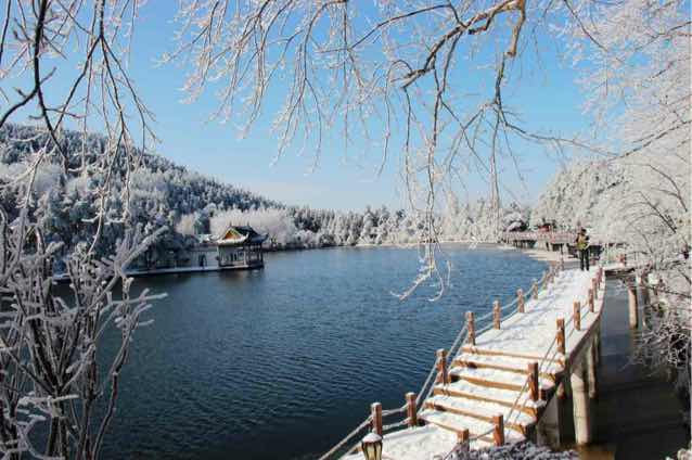 第四小学:加强放学路队管理 打造放学路队风景