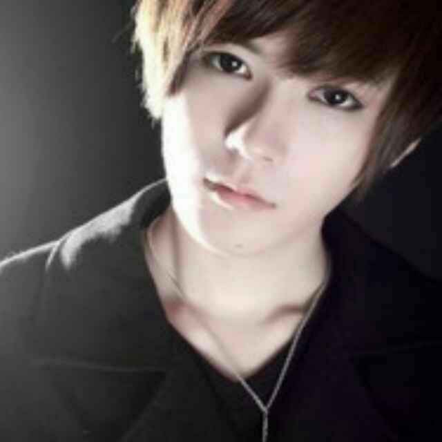 凤凰卫视主持人鲁豫采访上海精神病院院长徐一