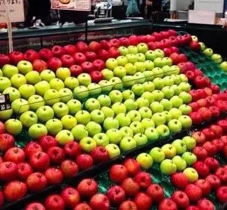 某店店员辱骂顾客,客人投诉反而被老板骂是神