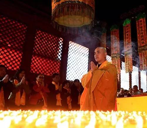 《点灯祈愿文》为自己和家人点一盏心灯,愿佛陀保佑你