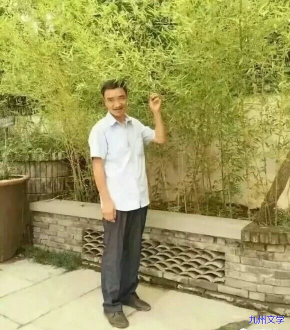 【美文推荐】寂寞游客丨现代诗(三首)