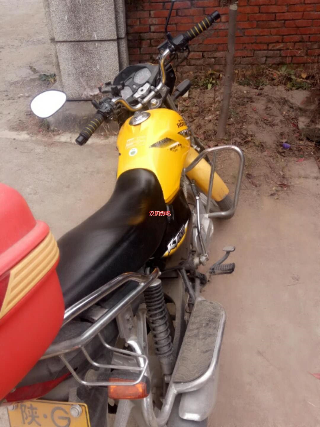 我出售一俩五羊本田,麾托车。150发动机。联系