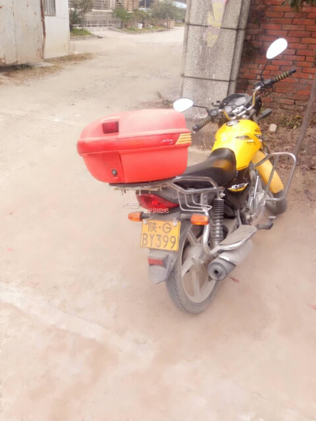 我出售一俩五羊本田,麾托车。150发动机。联系