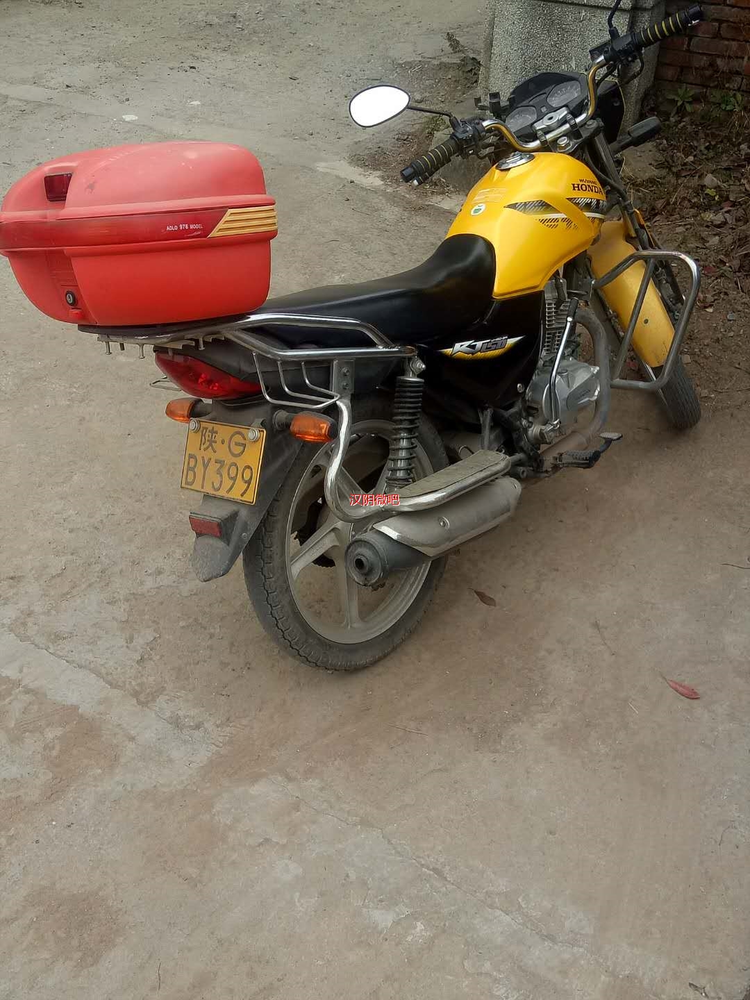 我出售一俩五羊本田,麾托车。150发动机。联系