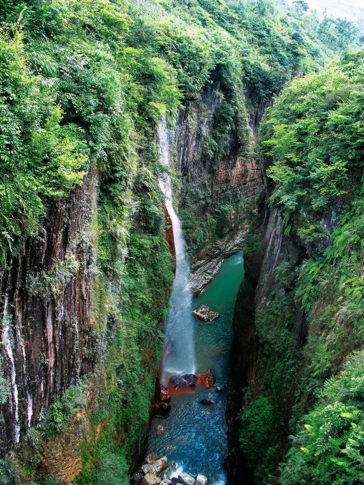 4月19日中国仙本那屏山躲避峡,恩施大峡谷,梭布垭石林