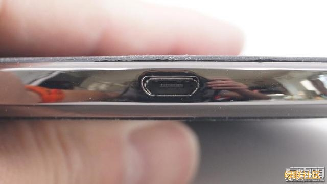 暴力拆解绿联iPhone X无线充电器