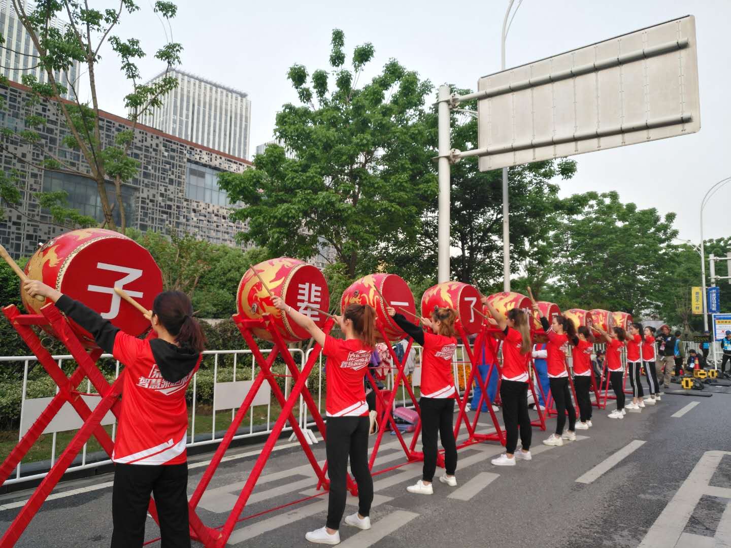 2018武汉马拉松视频+图文直播互动专题贴(看