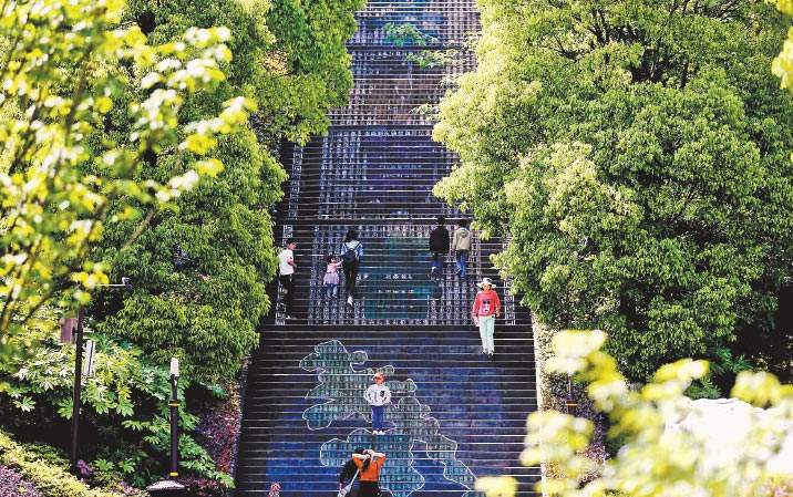 长寿菩提山多少步梯子图片