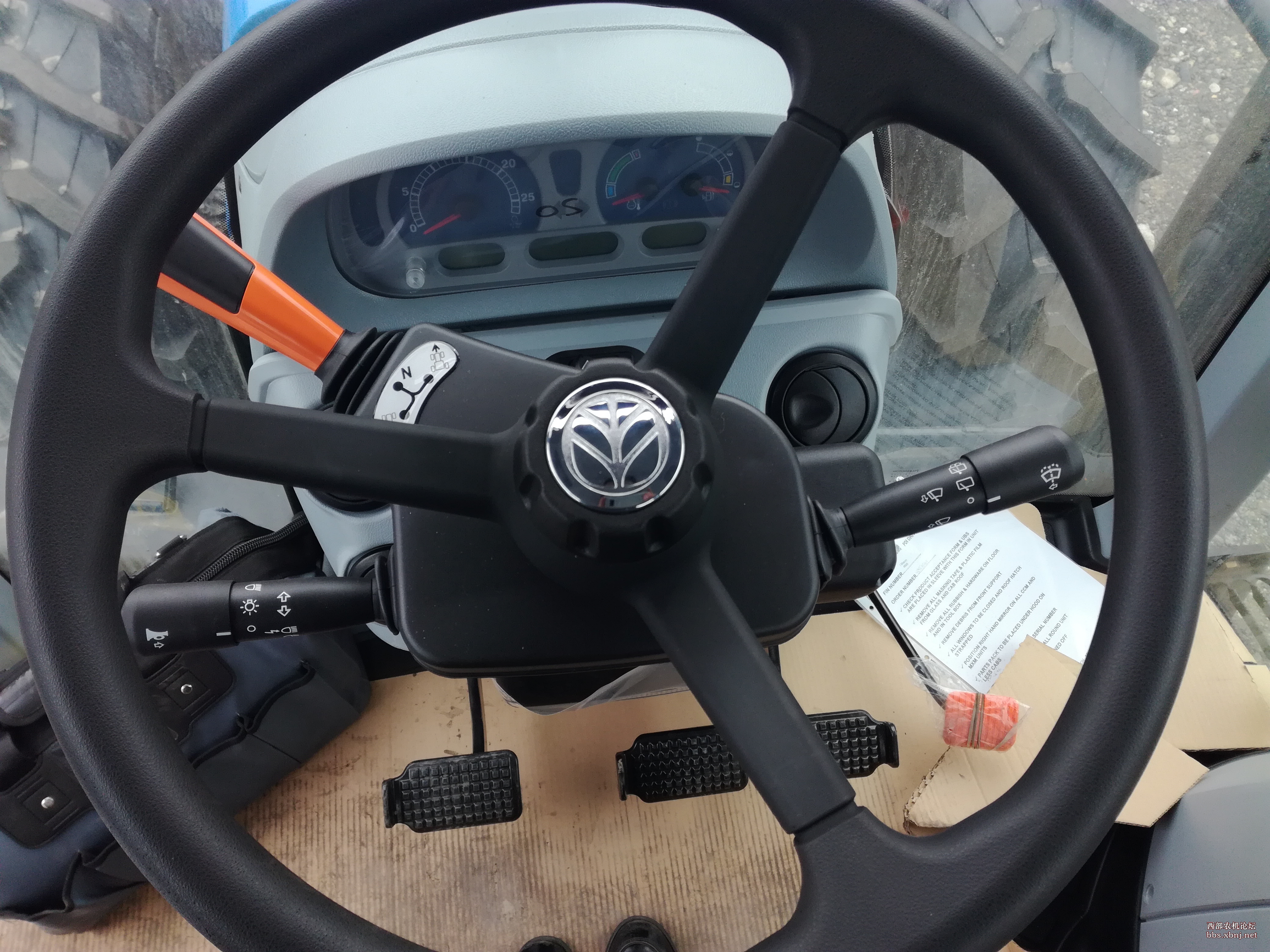 纽荷兰t2104/t1654新车到货