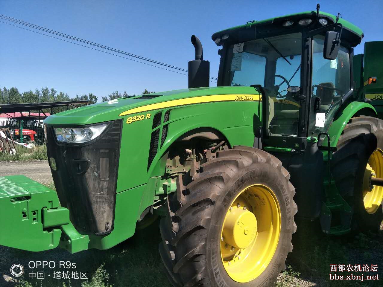 我公司专业销售农牧业机械,包括:约翰迪尔原装进口8320r/8345r拖拉机