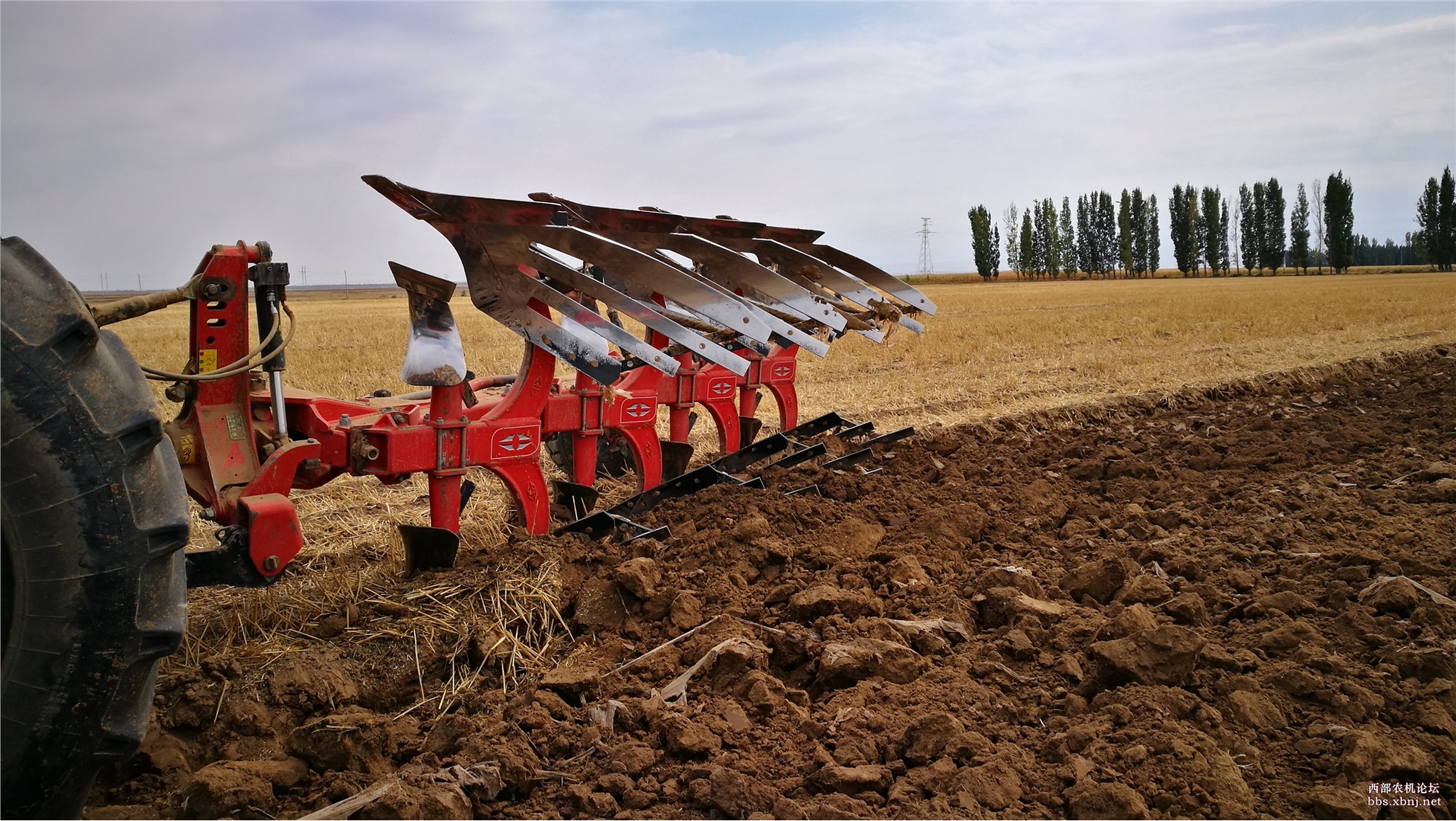 更换了新犁壁的老贝松犁焕然一新,这作业质量没有任何问题!