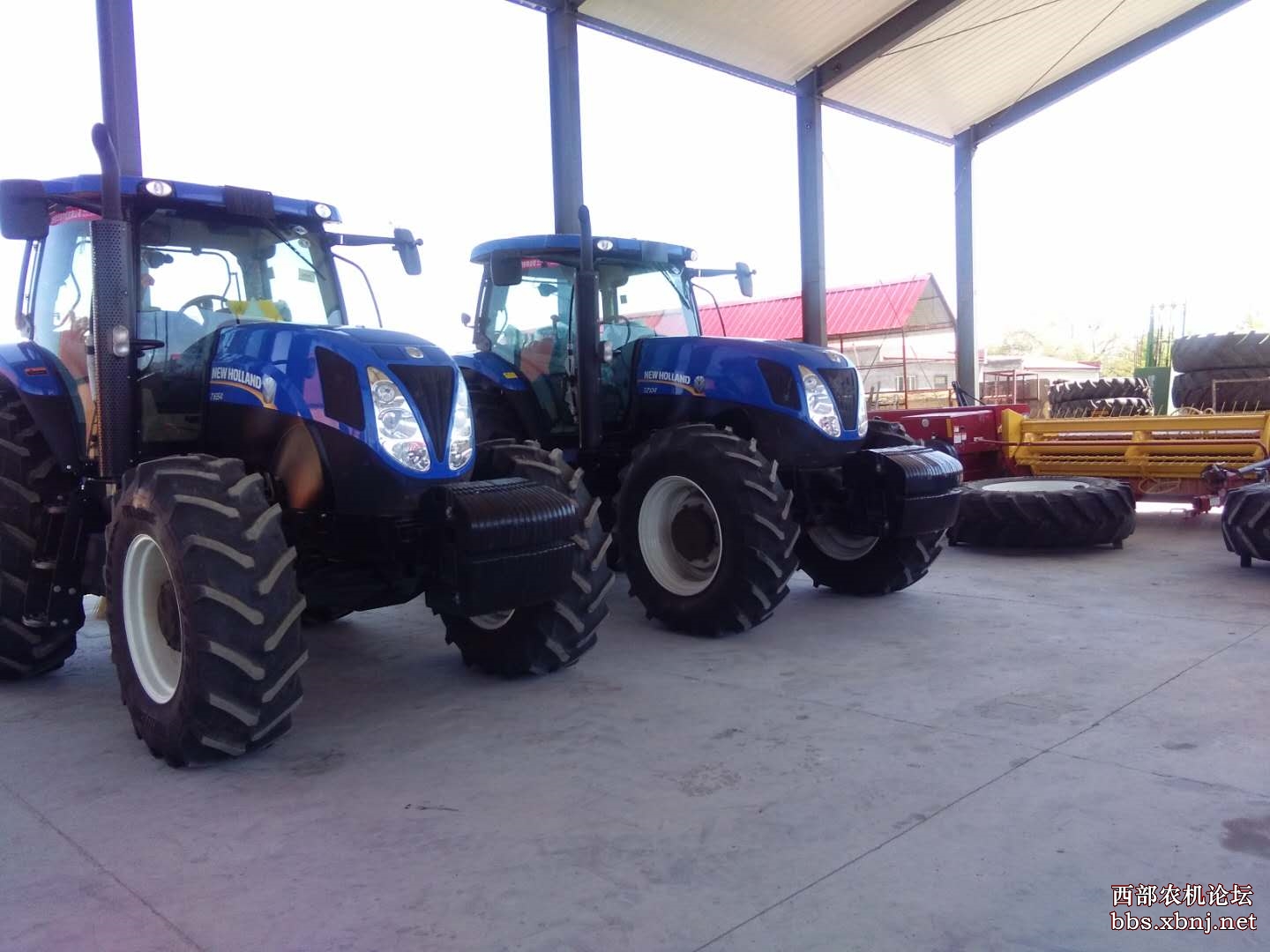 额敏县华威农机有限公司新到一批纽荷兰t2104拖拉机