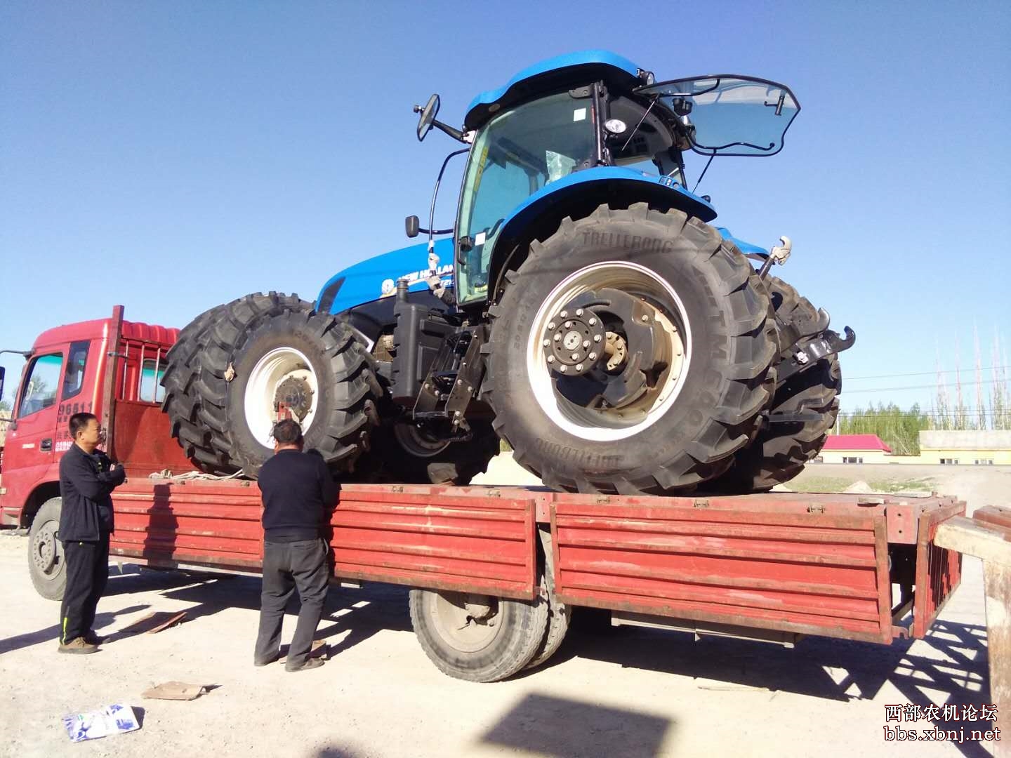 额敏县华威农机有限公司新到一批纽荷兰t2104拖拉机