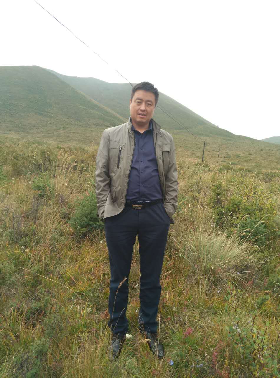 市中心有一套住房.自由职业.青海西宁本地人.