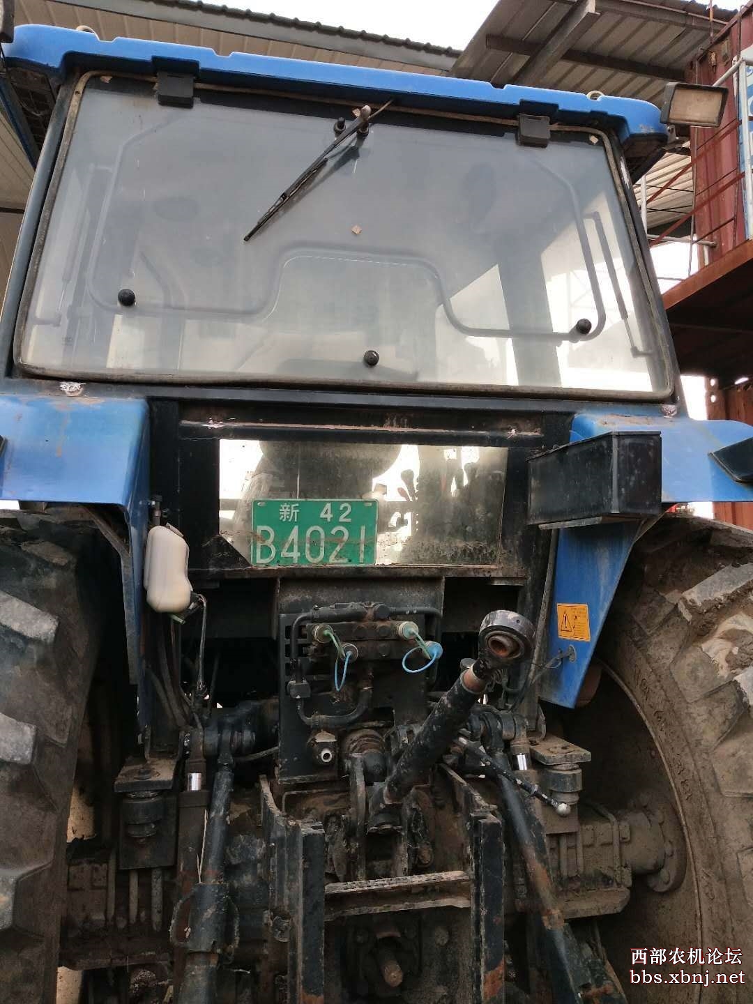 捡漏啦工作480小时的上海纽荷兰1304拖拉机低价出售