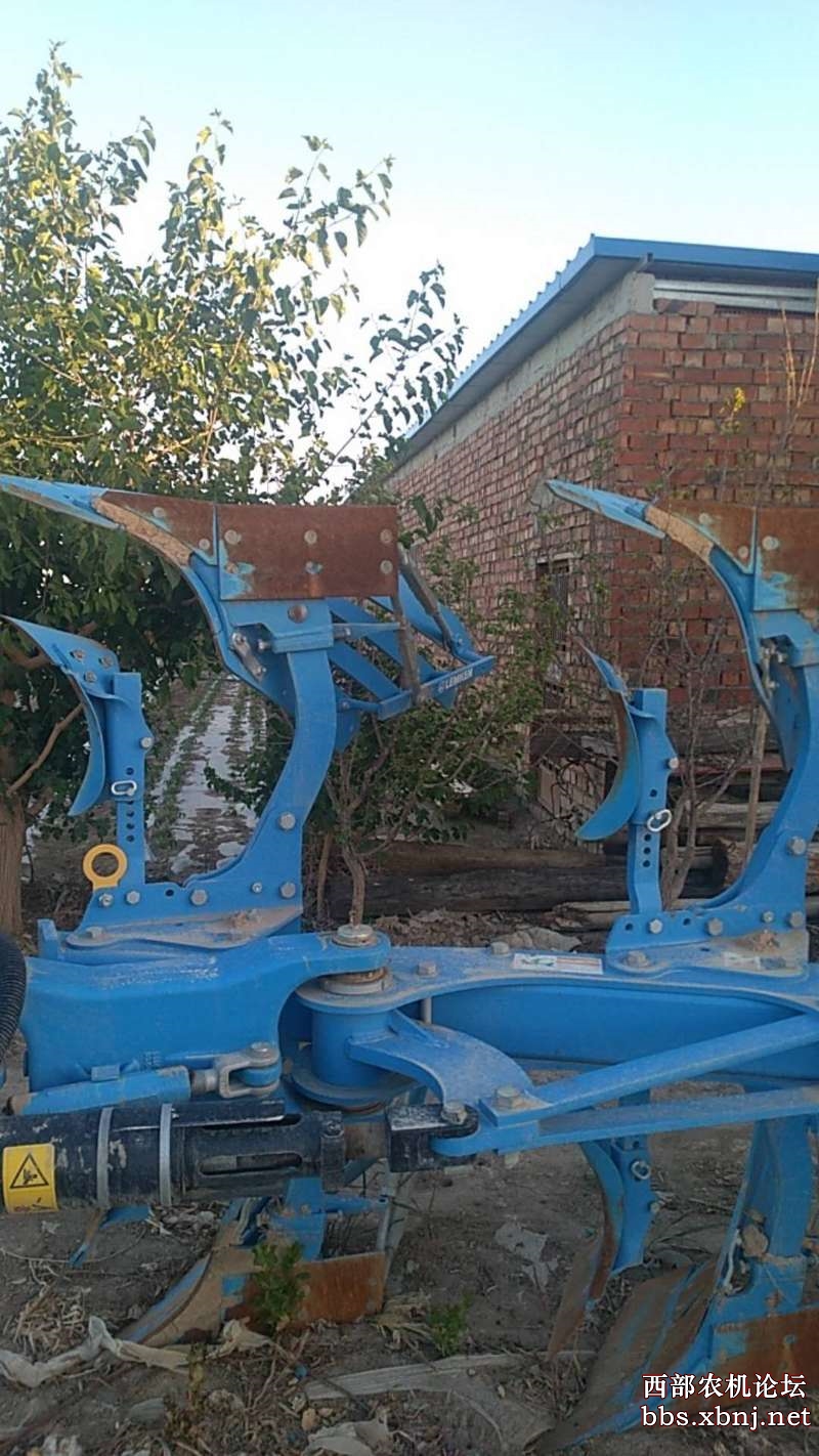 准新雷肯8系五铧犁转让了