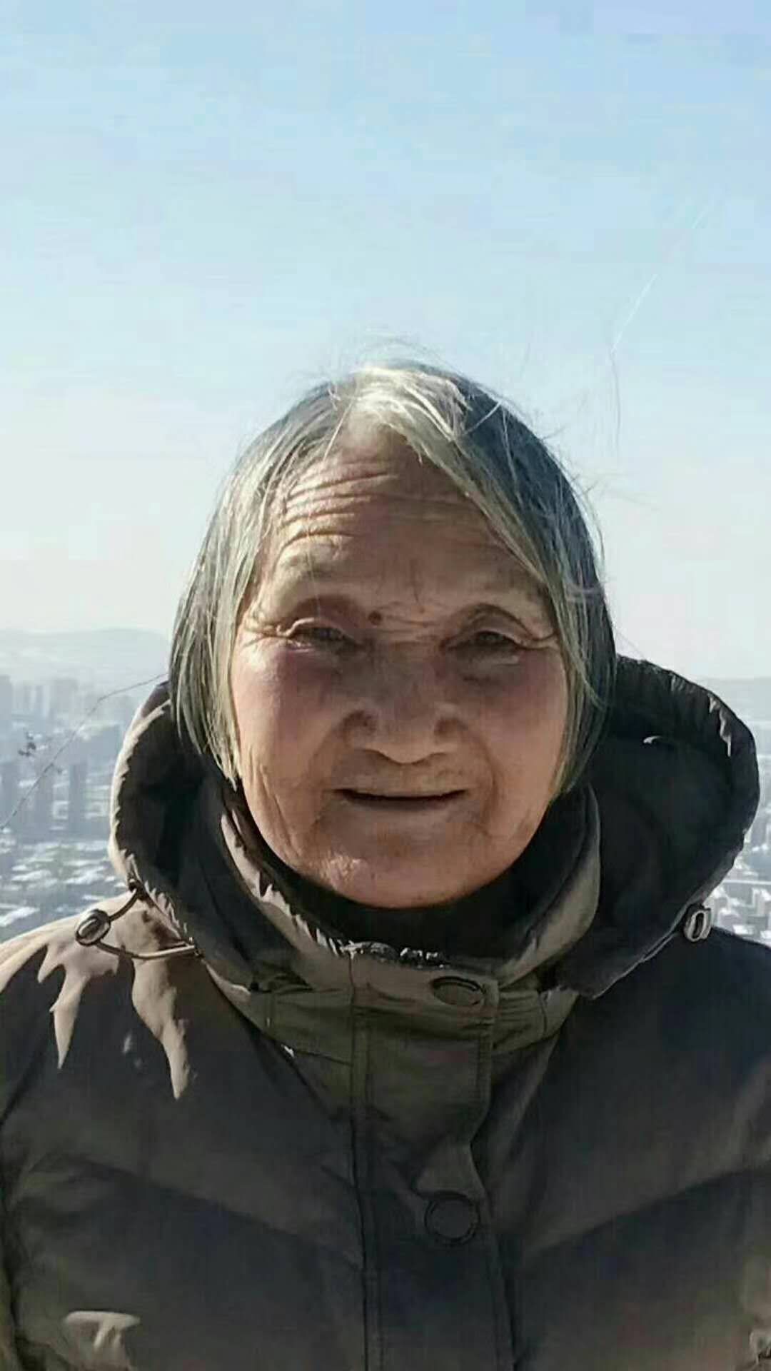 50米,80岁,河南口音,齐耳白发,黑   _微赞云社区_微赞